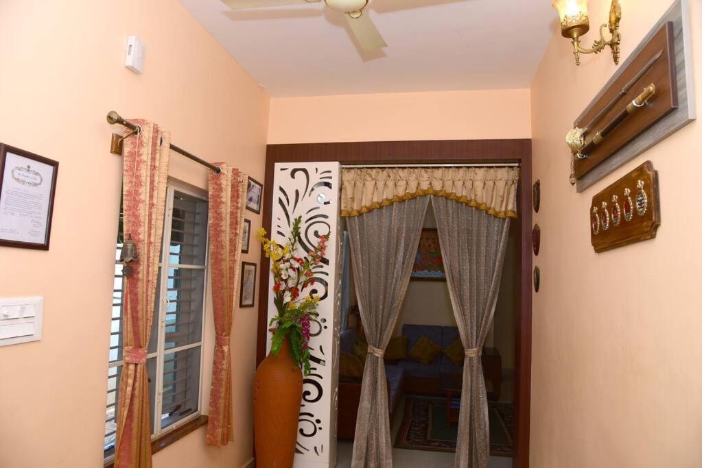 S R Luxurious Fully Ac 3 Bhk Bunglow Mysore Villa Esterno foto