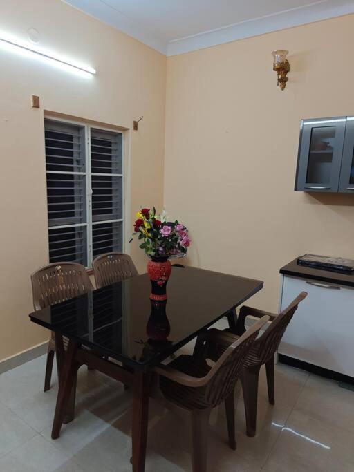 S R Luxurious Fully Ac 3 Bhk Bunglow Mysore Villa Esterno foto