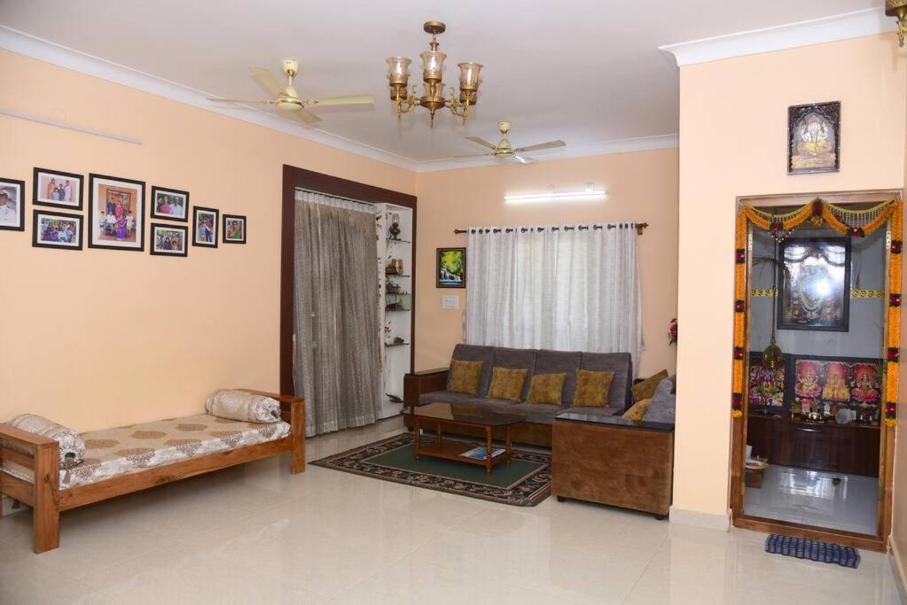 S R Luxurious Fully Ac 3 Bhk Bunglow Mysore Villa Esterno foto