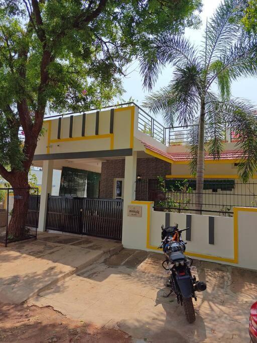 S R Luxurious Fully Ac 3 Bhk Bunglow Mysore Villa Esterno foto